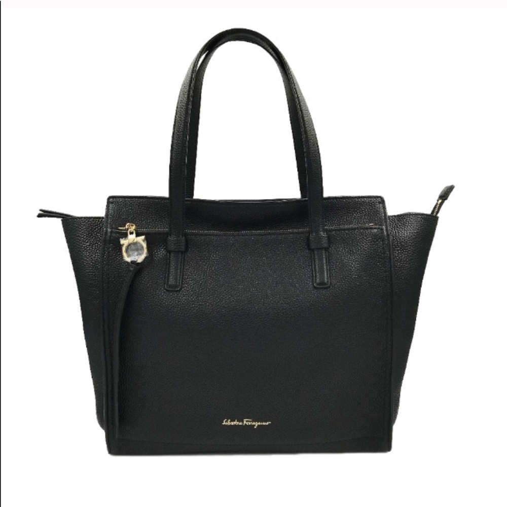 ๐๐ NWT๐HP๐Salvatore Ferragamo Amy Medium!! ๐ - Picture 2 of 8